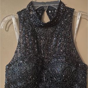 Sherri Hill Size 8 - 2 piece cocktail halter top with skirt